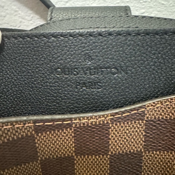 Authentic Louis Vuitton Damier Ebene LV Riverside Tote - Picture 4 of 17